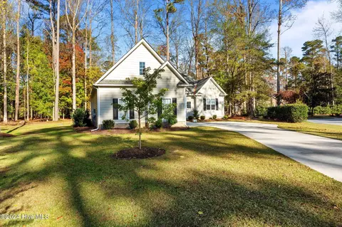 Exterior - 106 Tred Avon Ct, Chocowinity, NC 27817 photo 2 of 10