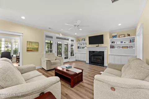 Living - 106 Tred Avon Ct, Chocowinity, NC 27817 photo 1 of 2