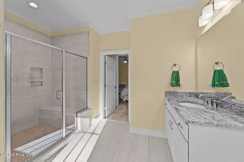 Bath - 106 Tred Avon Ct, Chocowinity, NC 27817 photo 3 of 4