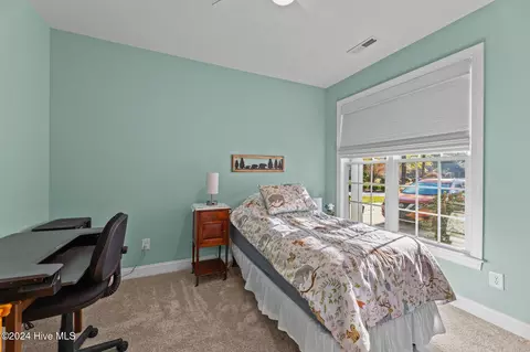 Bedroom - 106 Tred Avon Ct, Chocowinity, NC 27817 photo 9 of 11