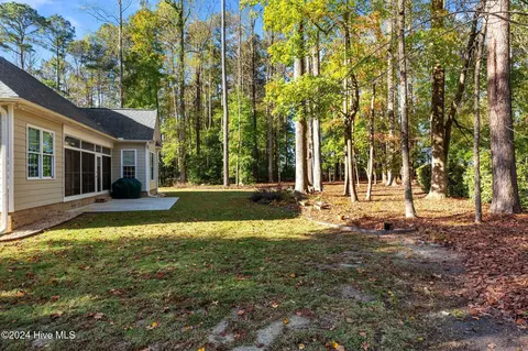 Exterior - 106 Tred Avon Ct, Chocowinity, NC 27817 photo 5 of 10