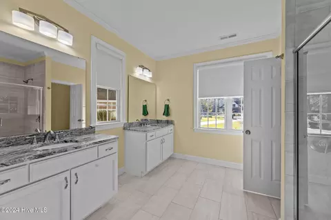 Bath - 106 Tred Avon Ct, Chocowinity, NC 27817 photo 2 of 4