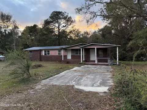 2850 Bell Williams Rd, Burgaw, NC 28425