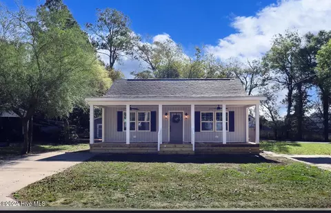 107 Ervintown Rd, Richlands, NC 28574