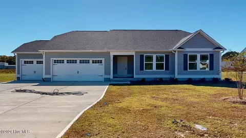104 Berkshire Dr, La Grange, NC 28551
