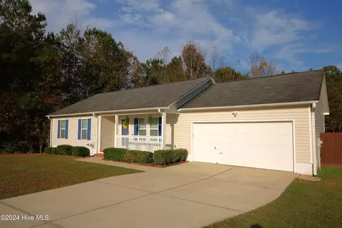 301 Freedom Ct, Jacksonville, NC 28540