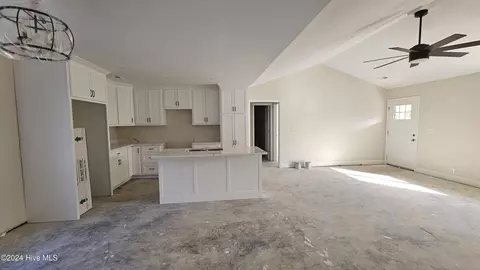 201 Gordon Rd, Clinton, NC 28328 photo 2