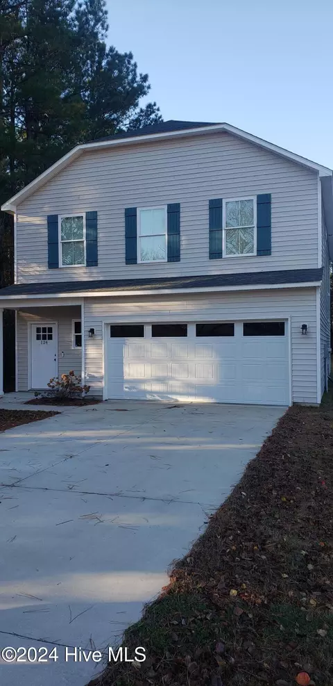 124 E Camp Kiro Rd, New Bern, NC 28560