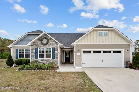 203 Rowland Dr, Richlands, NC 28574