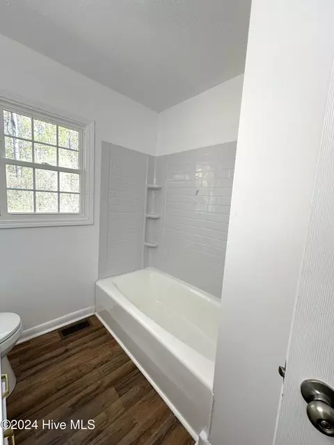Bath - 116 Kellumtown Rd, Hubert, NC 28539 photo 2 of 4