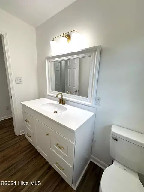 Bath - 116 Kellumtown Rd, Hubert, NC 28539 photo 3 of 4