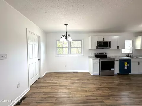 Dining - 116 Kellumtown Rd, Hubert, NC 28539 photo 1 of 1