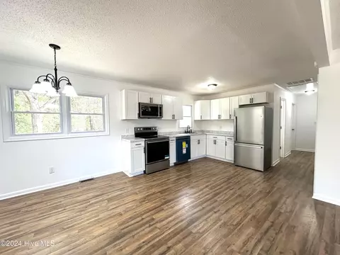 Kitchen - 116 Kellumtown Rd, Hubert, NC 28539 photo 1 of 2