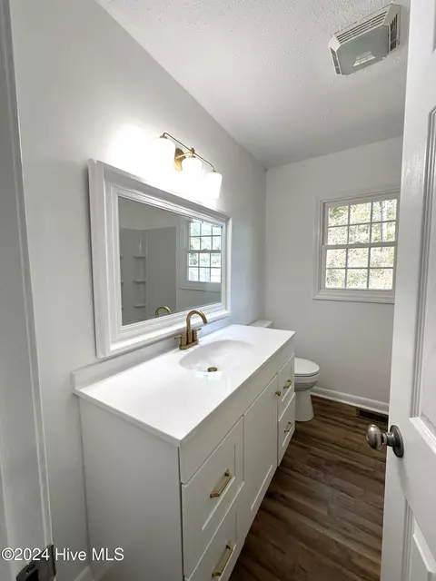 Bath - 116 Kellumtown Rd, Hubert, NC 28539 photo 1 of 4