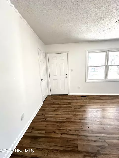 Entry Way - 116 Kellumtown Rd, Hubert, NC 28539 photo 1 of 1
