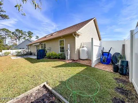 Exterior - 107 Bristle Cone Ct, Hampstead, NC 28443 photo 6 of 11