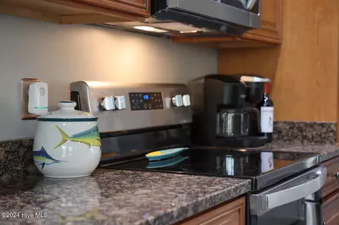 Kitchen - 107 Bristle Cone Ct, Hampstead, NC 28443 photo 12 of 13