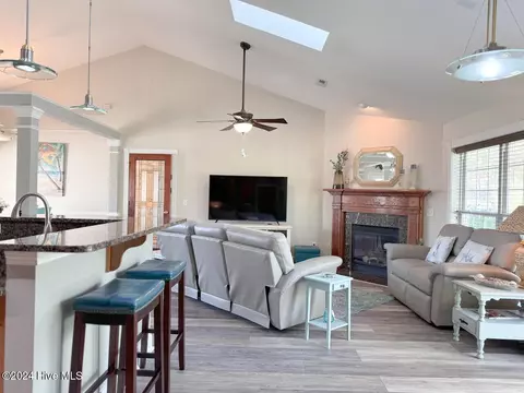 Living - 107 Bristle Cone Ct, Hampstead, NC 28443 photo 3 of 6