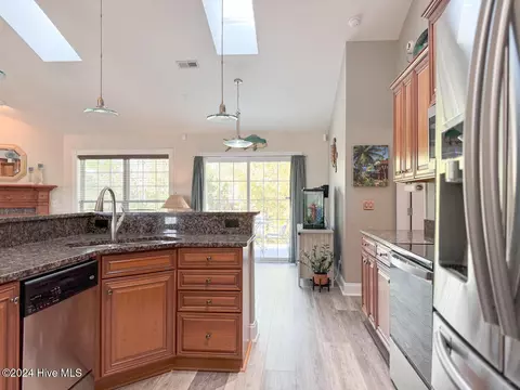 Kitchen - 107 Bristle Cone Ct, Hampstead, NC 28443 photo 7 of 13