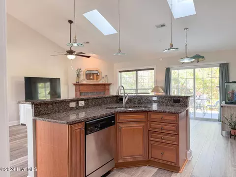 Kitchen - 107 Bristle Cone Ct, Hampstead, NC 28443 photo 6 of 13