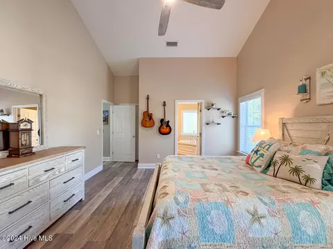 Bedroom - 107 Bristle Cone Ct, Hampstead, NC 28443 photo 4 of 7
