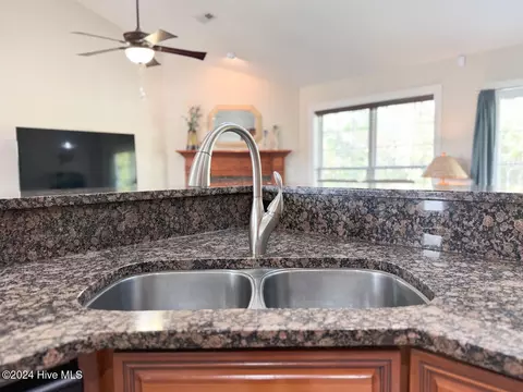 Kitchen - 107 Bristle Cone Ct, Hampstead, NC 28443 photo 10 of 13