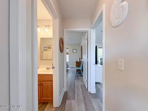Entry Way - 107 Bristle Cone Ct, Hampstead, NC 28443 photo 5 of 5