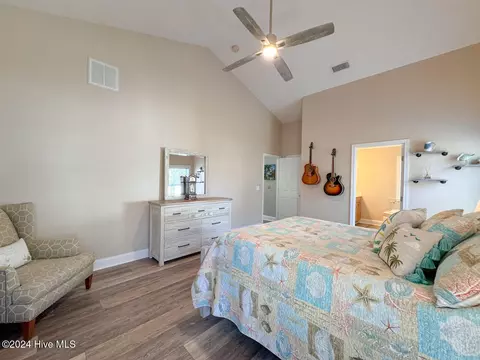 Bedroom - 107 Bristle Cone Ct, Hampstead, NC 28443 photo 5 of 7