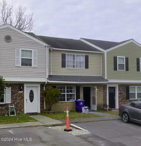 518 Myrtlewood Cir, Jacksonville, NC 28546