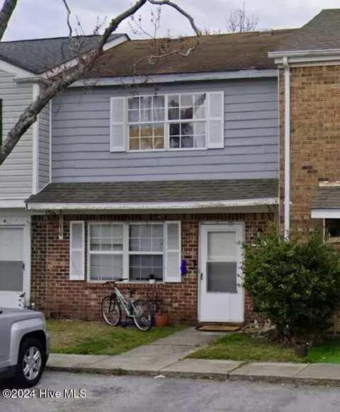 621 Myrtlewood Cir, Jacksonville, NC 28546