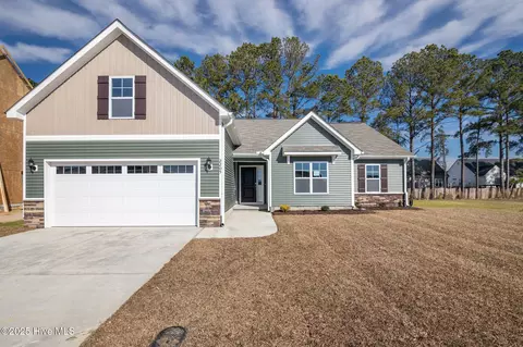 2205 Rhinestone Dr, Winterville, NC 28590