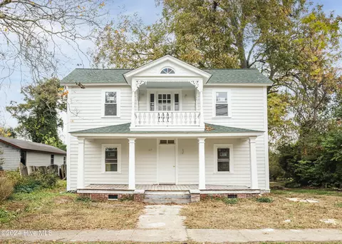 313 E Church St, Edenton, NC 27932