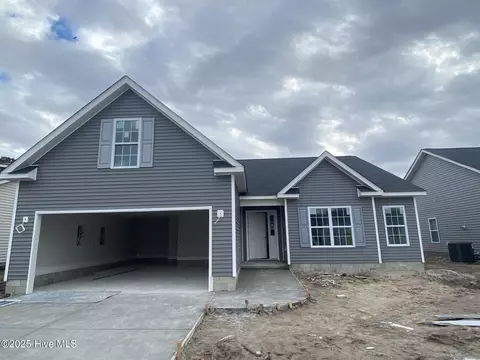 721 Oleander Dr, Greenville, NC 27858