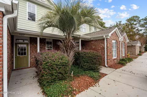 5607 Moss Vine Pl, Wilmington, NC 28403