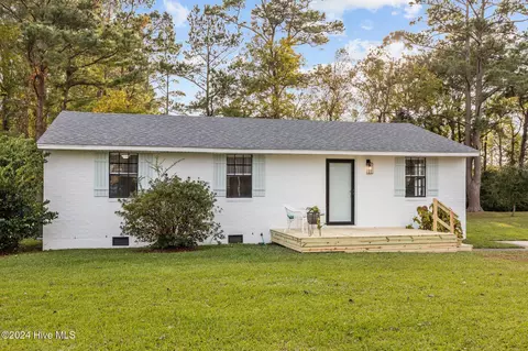1007 N Yaupon Ter, Morehead City, NC 28557