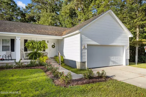 127 Fort Benjamin Rd #B, Newport, NC 28570
