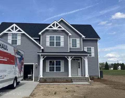 2643 Winsford Dr, Grimesland, NC 27837