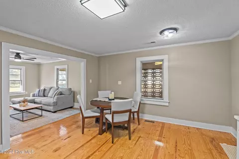 Dining - 1018 E 5th St, Washington, NC 27889 photo 1 of 2