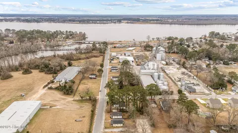 View/Area - 1018 E 5th St, Washington, NC 27889 photo 6 of 6