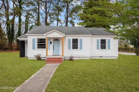 1018 E 5th St, Washington, NC 27889