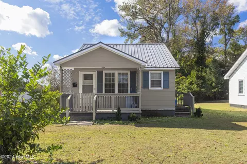 109 Queens Rd, Jacksonville, NC 28540
