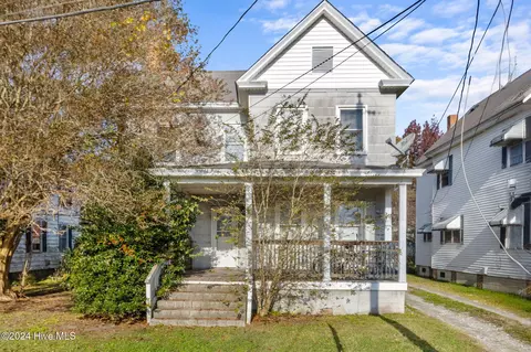 913 3rd St, Elizabeth City, NC 27909