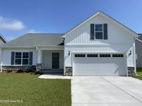 724 Oleander Dr, Greenville, NC 27858