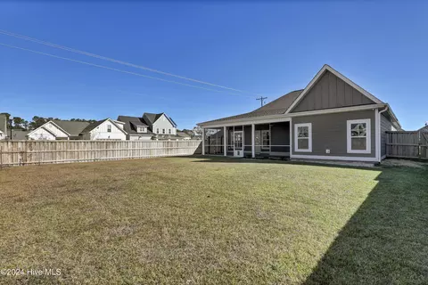Exterior - 14 Viona Ln, Hampstead, NC 28443 photo 4 of 8