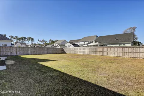 Exterior - 14 Viona Ln, Hampstead, NC 28443 photo 5 of 8
