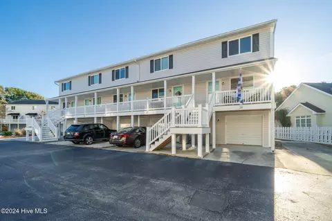 2411 Front St #18, Beaufort, NC 28516