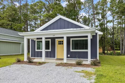 125 Long Pond Loop, Swansboro, NC 28584 photo 4