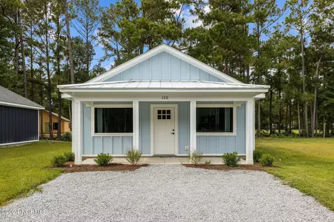 125 Long Pond Loop, Swansboro, NC 28584 photo 2