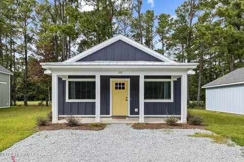 125 Long Pond Loop, Swansboro, NC 28584