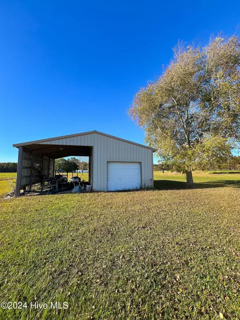 1391 Puddin Hill Rd, Scranton, NC 27875 photo 6